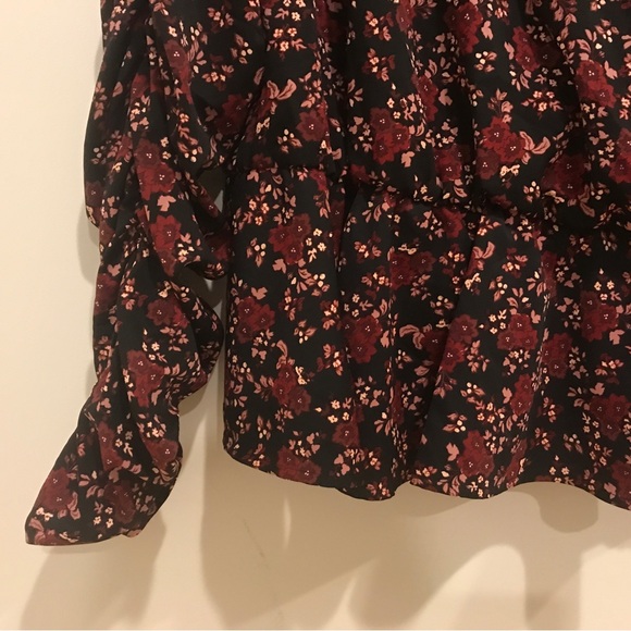 Eloquii Elements Shirred Sleeve Peplum Top  (20) - Picture 3 of 11